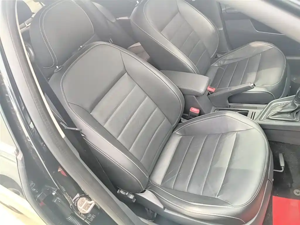 Volkswagen Lavida 2017 1.6L Automatic Comfort Edition фото 25