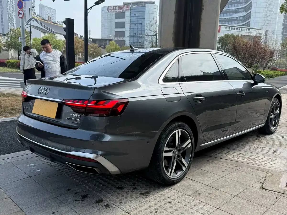 AUDI A4L