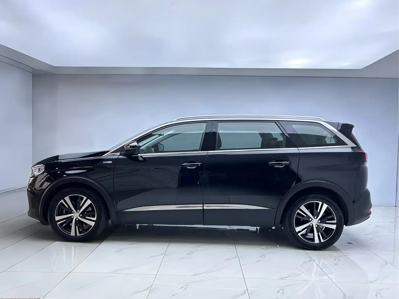 Peugeot 5008 2017 350THP 7-seat Elite Edition фото 4