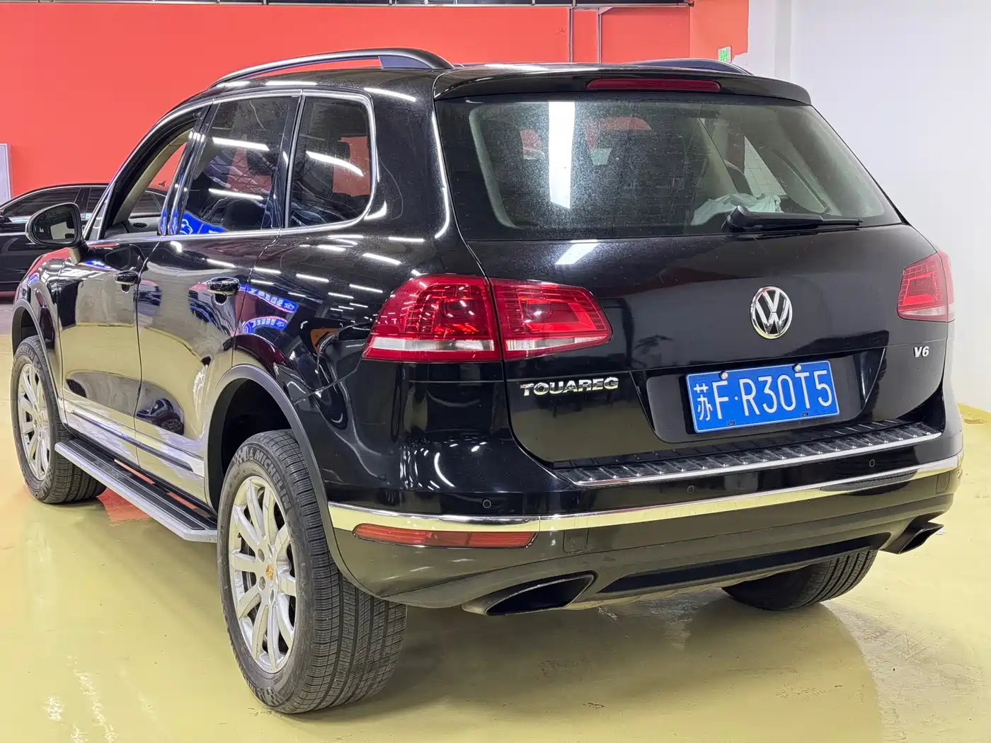 VOLKSWAGEN TOUAREG