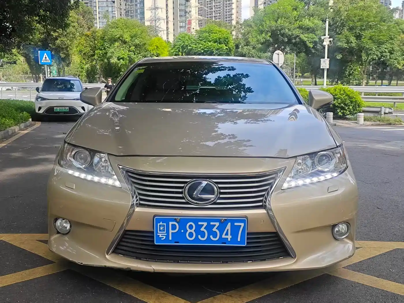 Фото 2 - Lexus ES