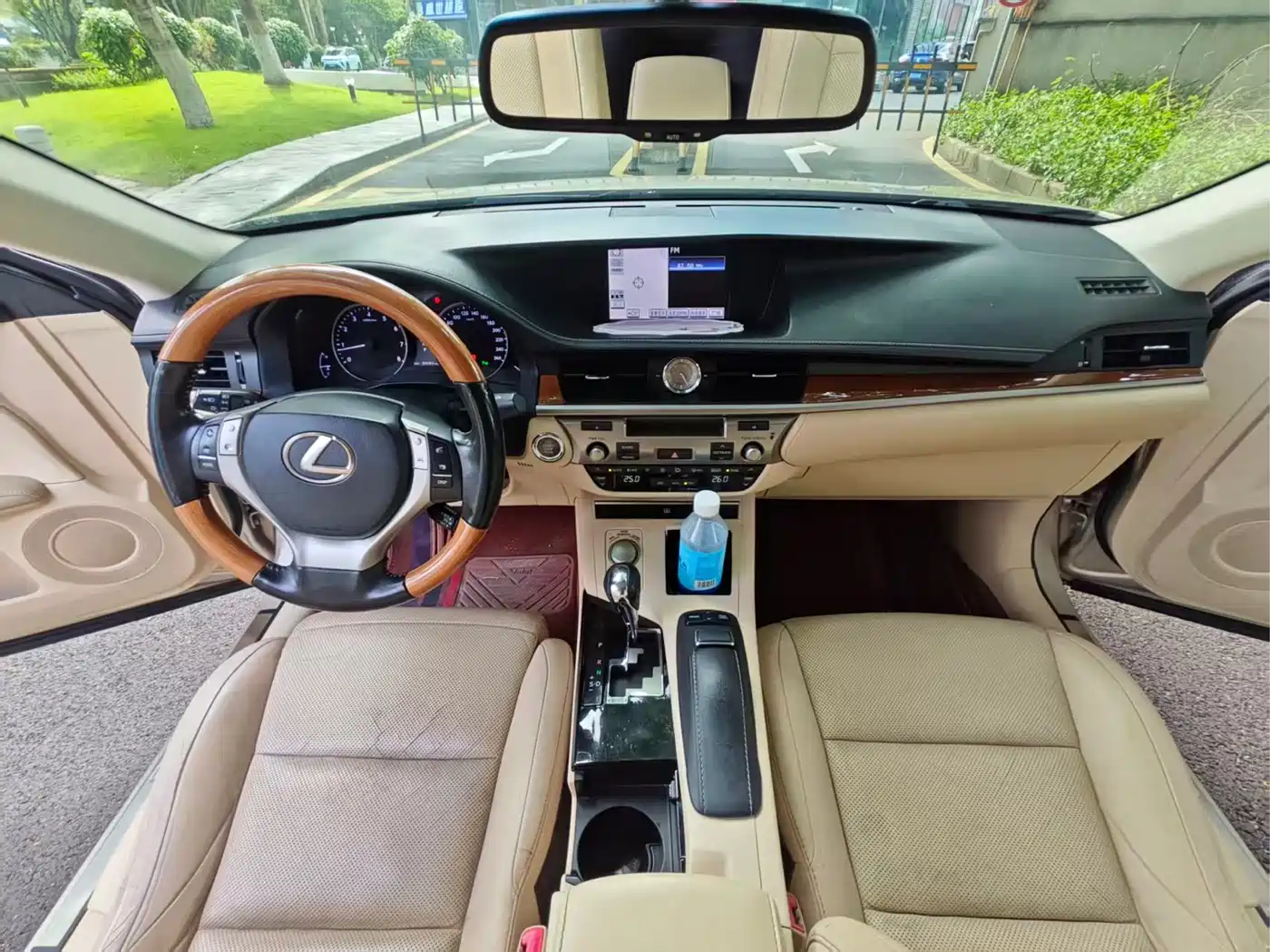 Фото 6 - Lexus ES