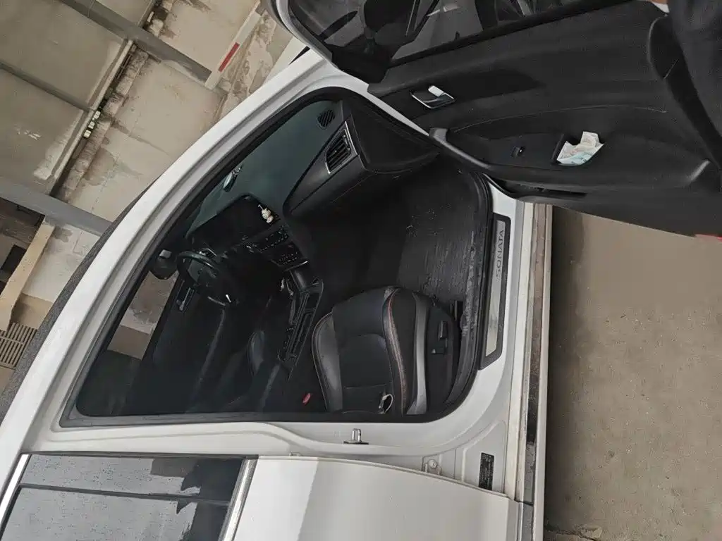 صورة 20 - Hyundai Sonata
