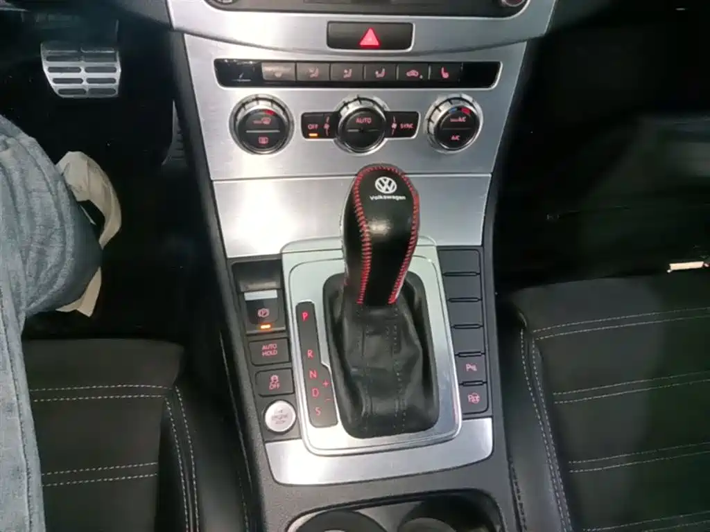 Volkswagen FAW-Volkswagen CC 2016 Model 2.0TSI Luxury фото 14