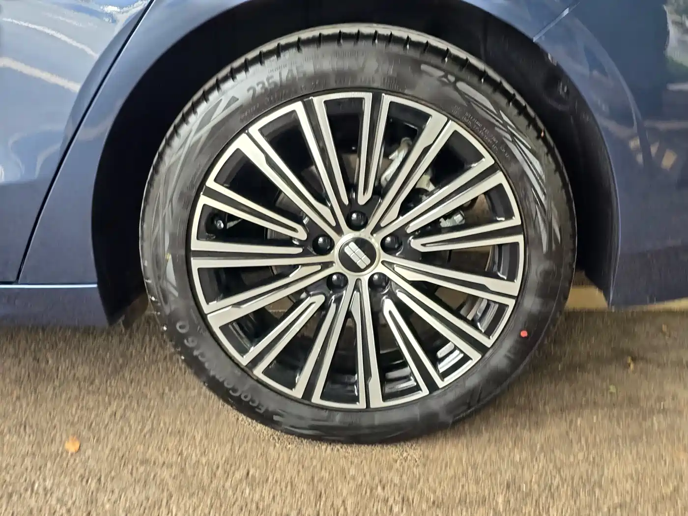 Geely Galaxy Galaxy A7 2025 EM-i фото 12