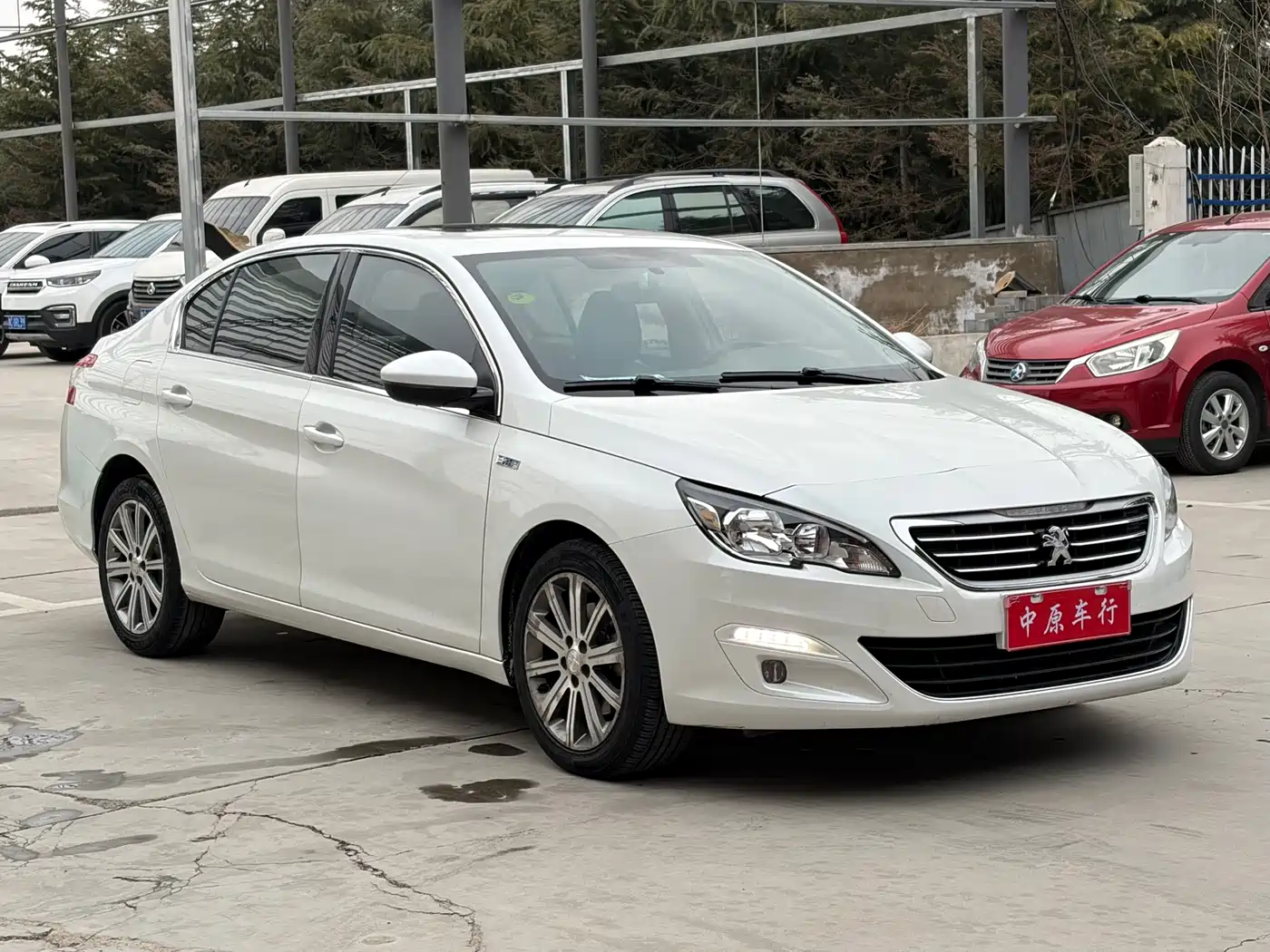 Peugeot 408 2016 1.6T Automatic Luxury Edition фото 3