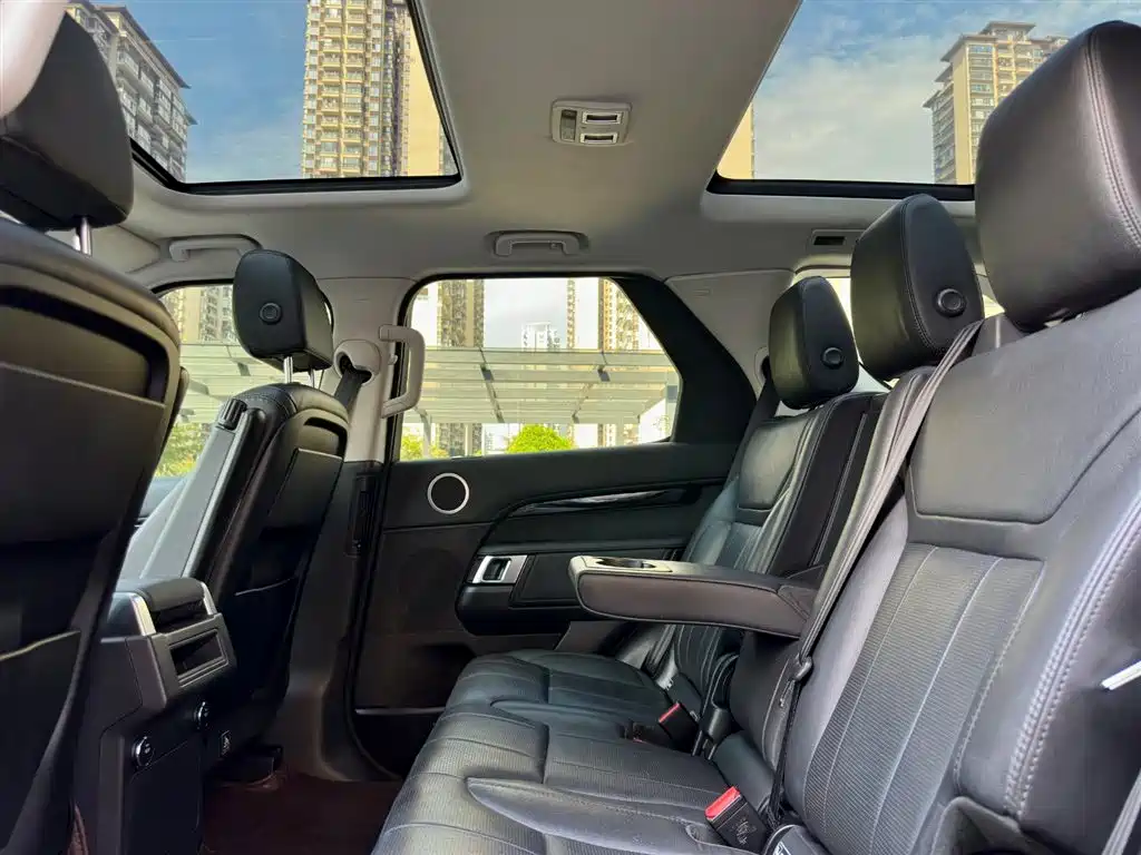 Land Rover Discovery 2017 3.0 SC V6 S фото 16