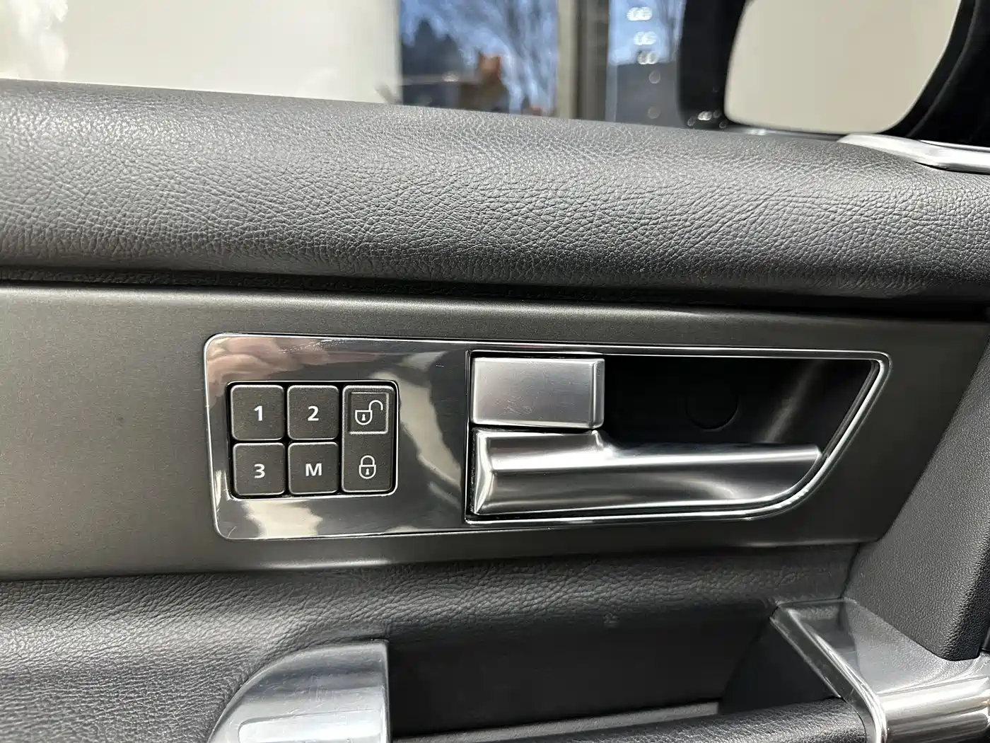 Land Rover Discovery 2015 3.0 SDV6 HSE Diesel фото 20