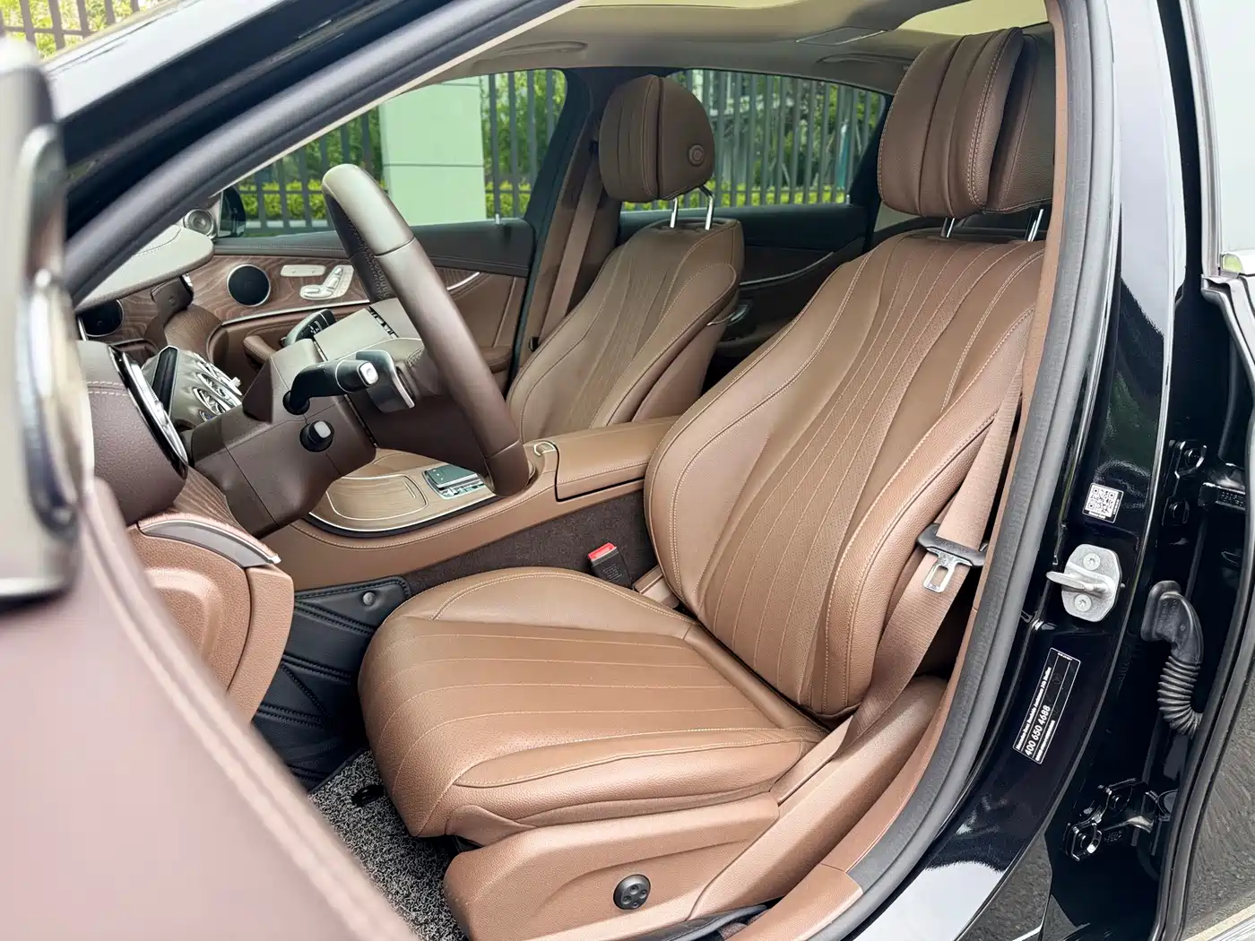 Mercedes-Benz E-Class 2023 E 300 L Fashion фото 9