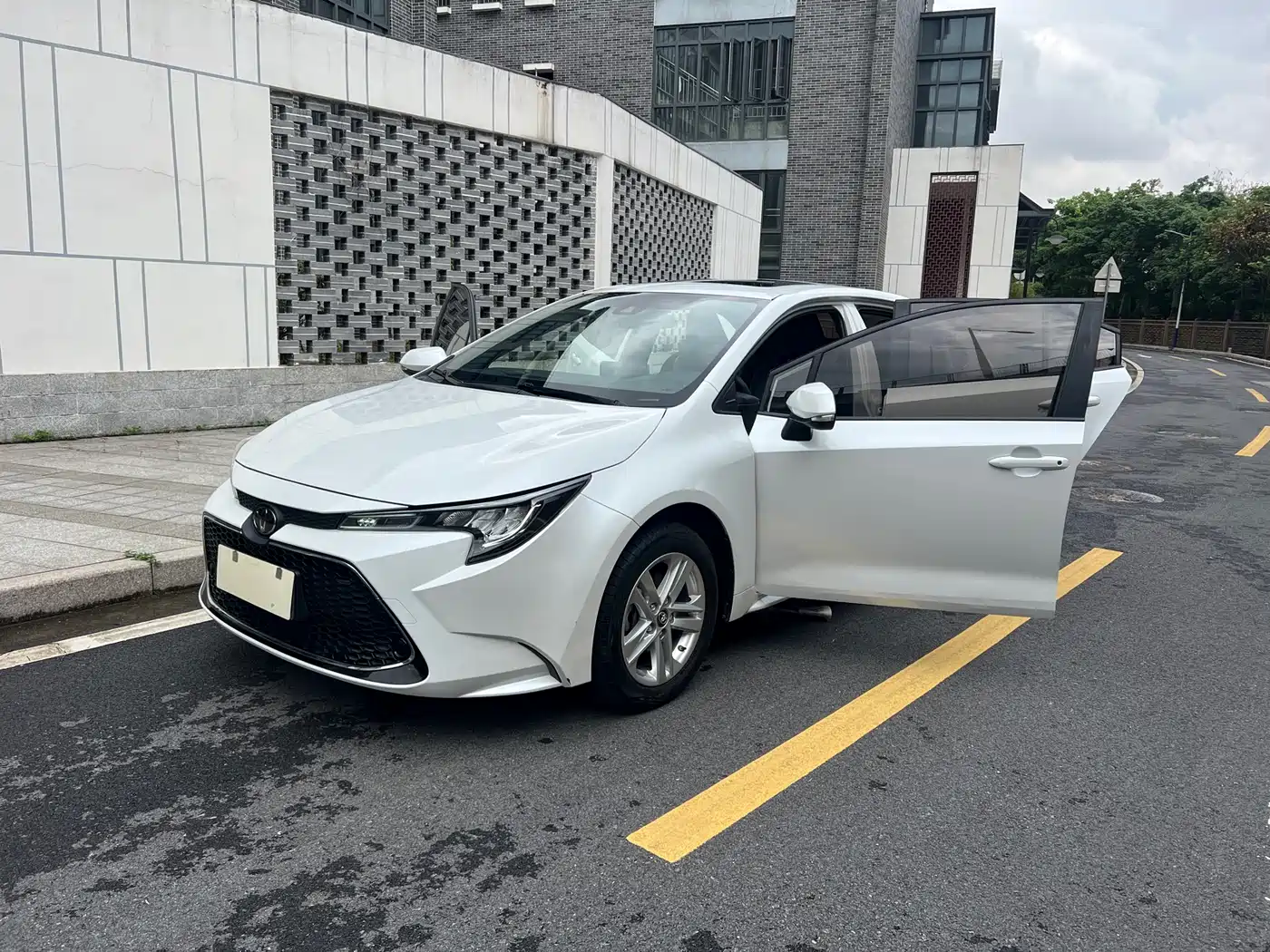 Toyota Levin 2021 185T CVT Luxury Edition фото 8