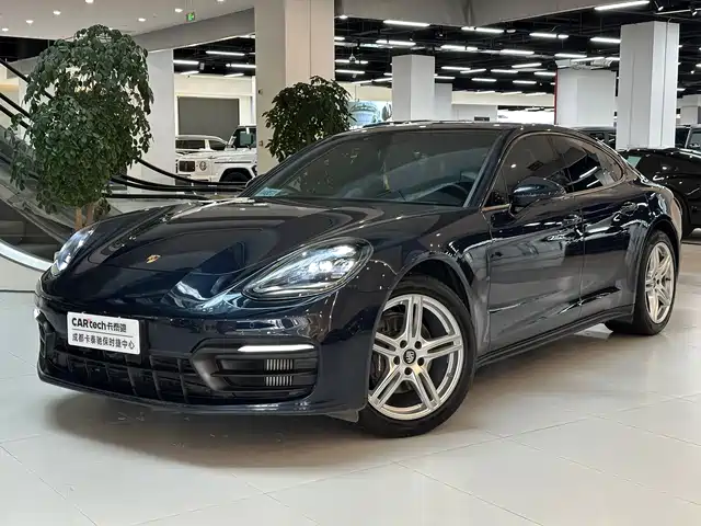 Porsche Panamera 2021