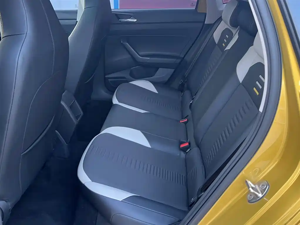 Volkswagen Polo 2019 Plus 1.5L Automatic Colorful Tech Edition фото 9