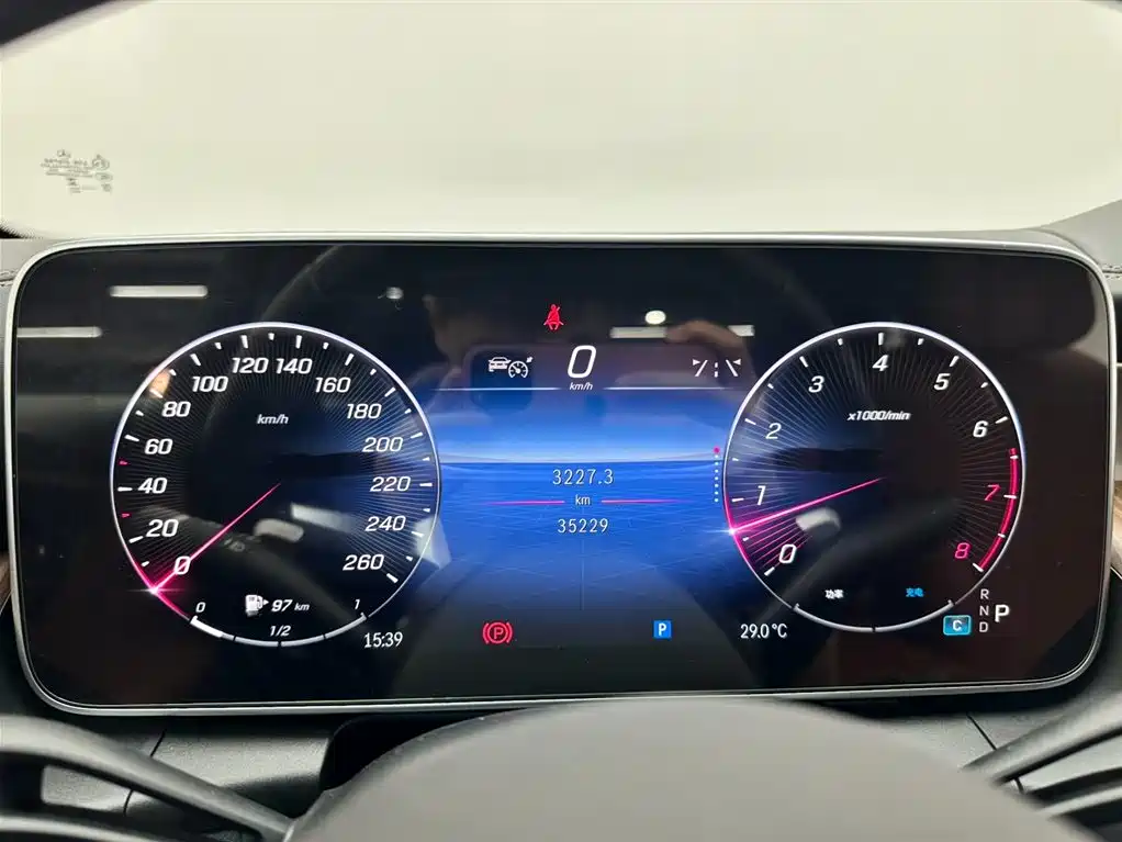 Mercedes-Benz GLC 2023 GLC 300 L 4MATIC Sport 5-Seater фото 14