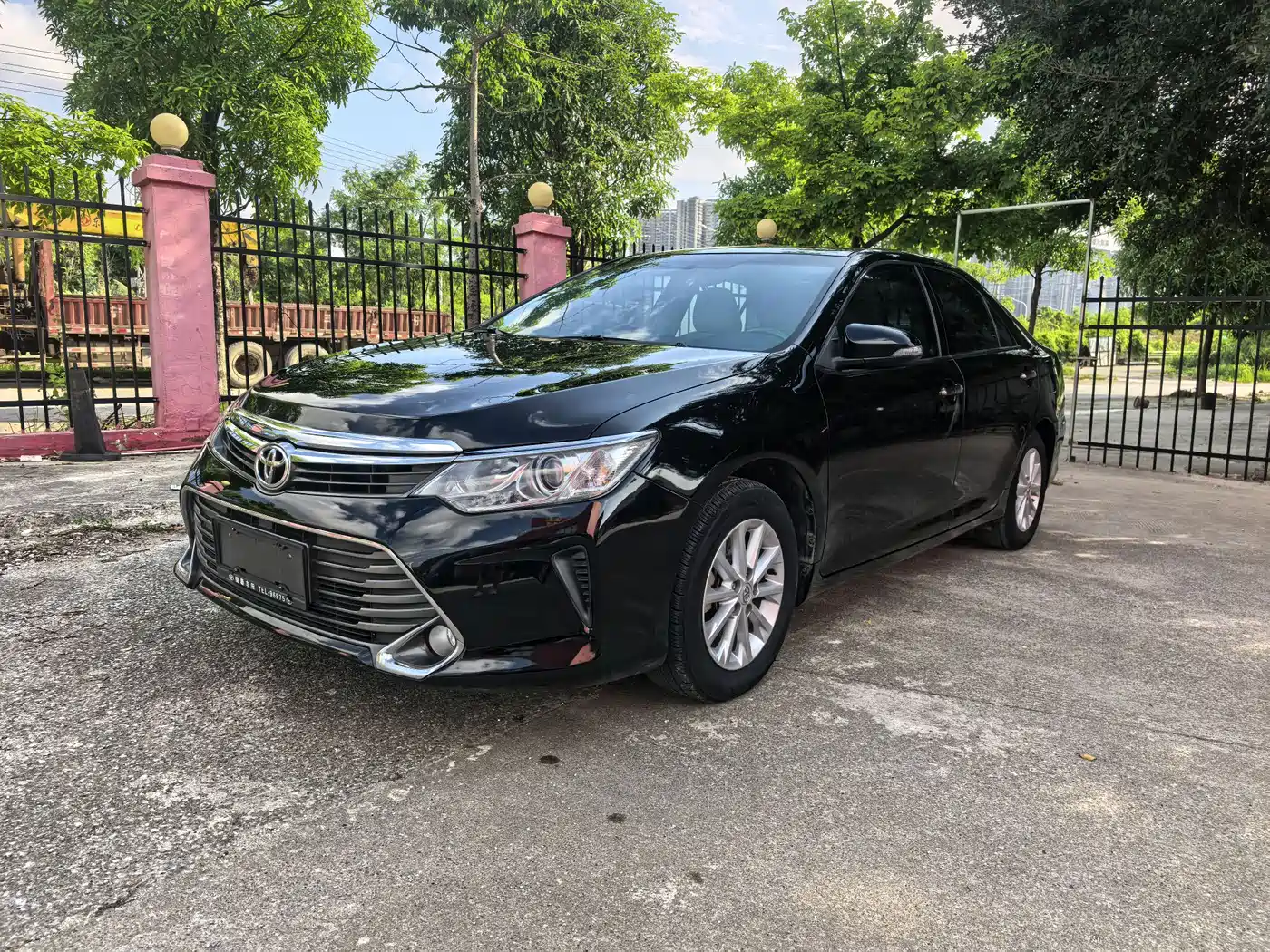 Toyota Camry 2015 2.0G Leading Edition