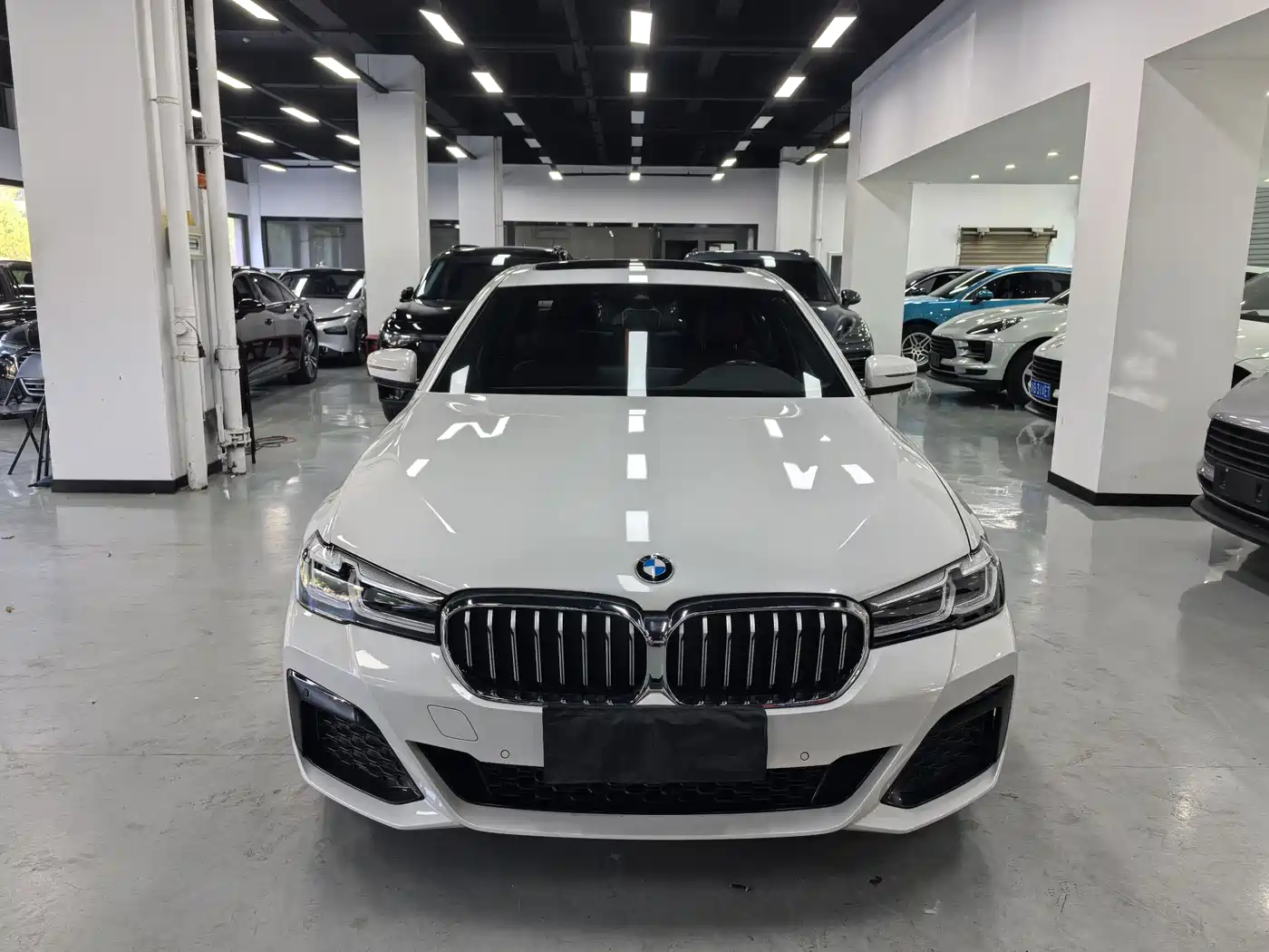 BMW 5 Series 2022 525Li M Sport Package фото 2