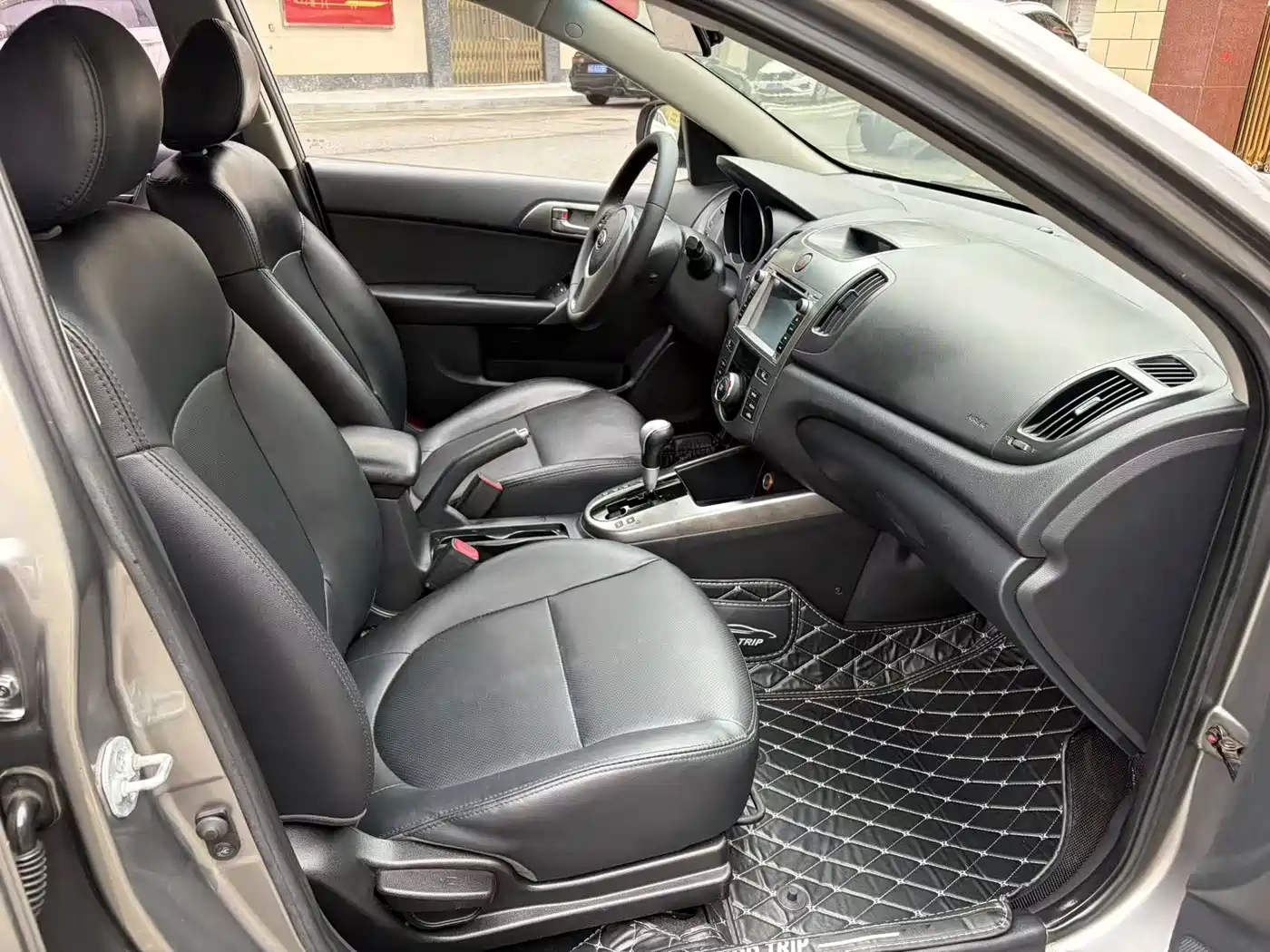Kia Forte 2011 2011 Model 1.6L AT GL