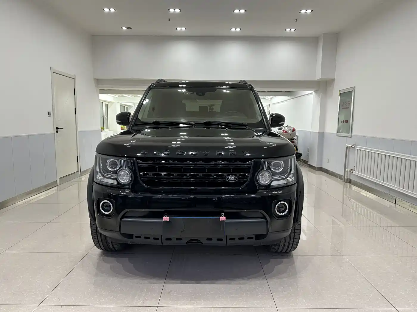 Land Rover Discovery 2015 3.0 SDV6 HSE Diesel фото 2