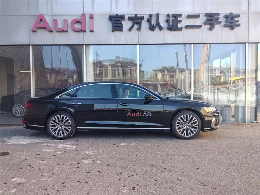 Audi A8 2024 Model A8L 50 TFSI quattro Premium Selection фото 3