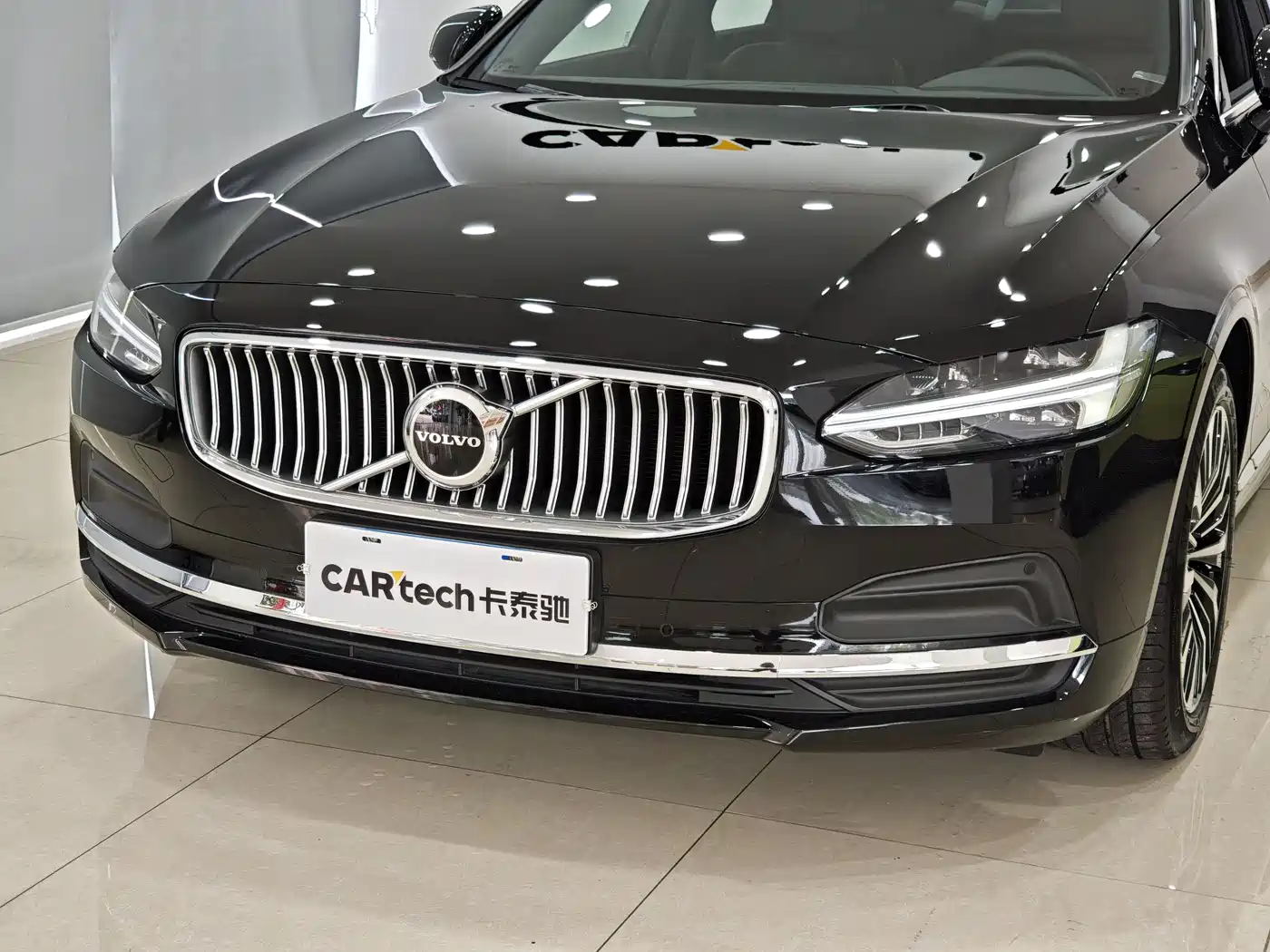 Volvo S90 2024 B5 Momentum Luxury Edition фото 17