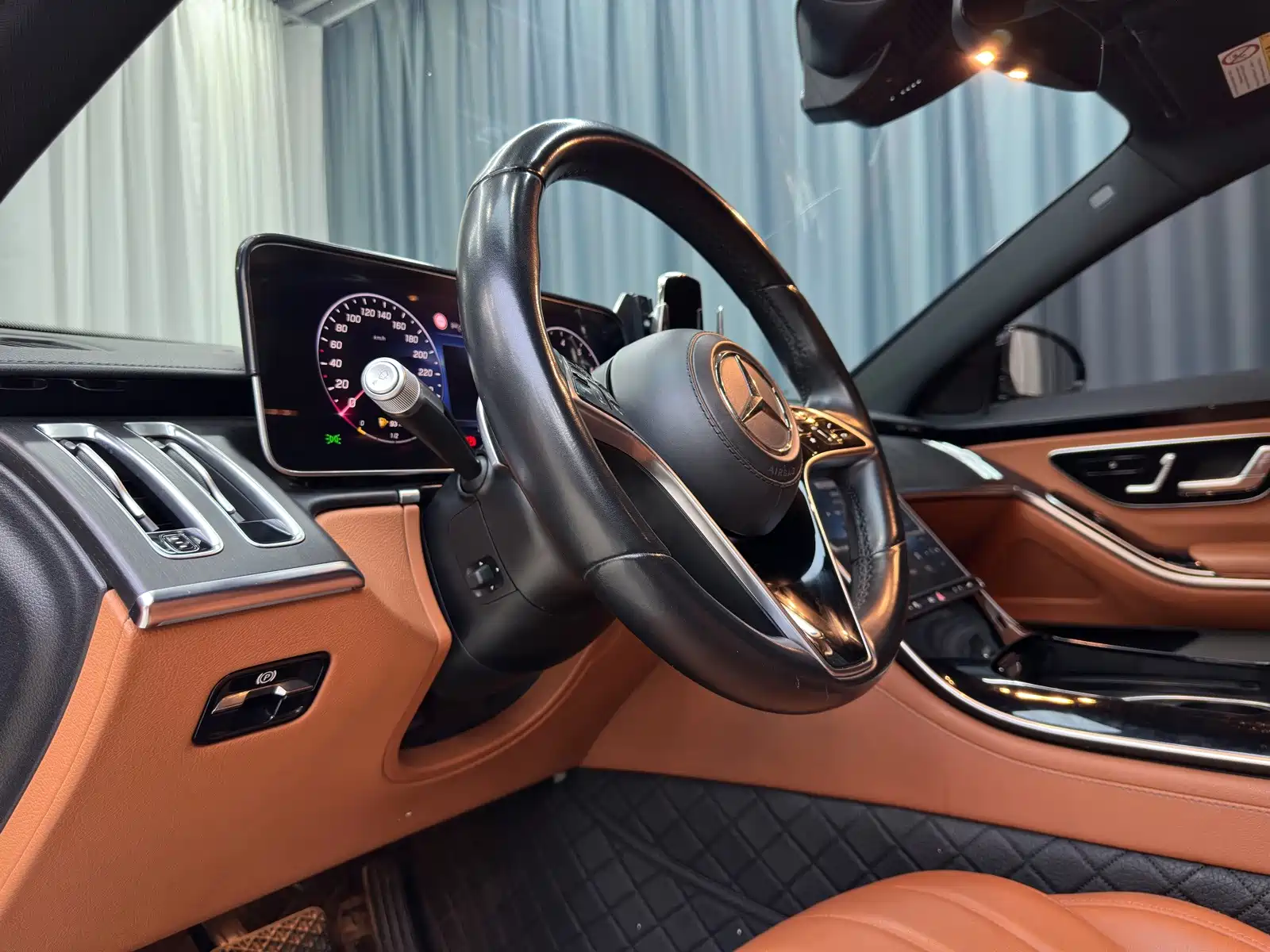 صورة 10 - Mercedes-Benz S-Class