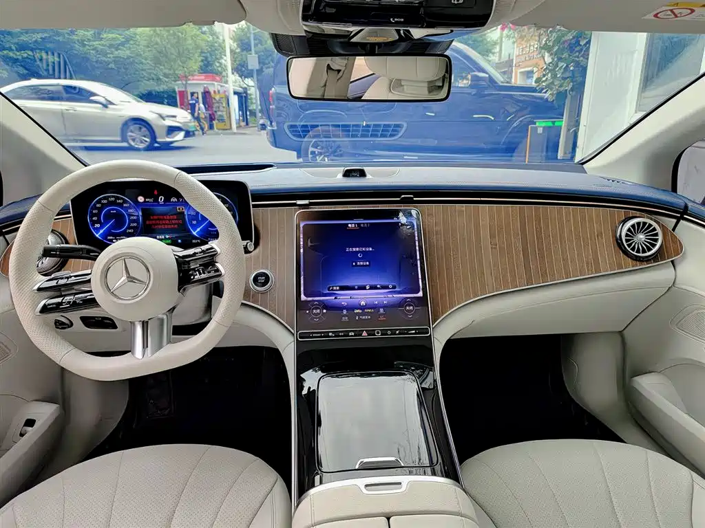 Mercedes-Benz EQE 2022 350 Luxury Edition фото 10