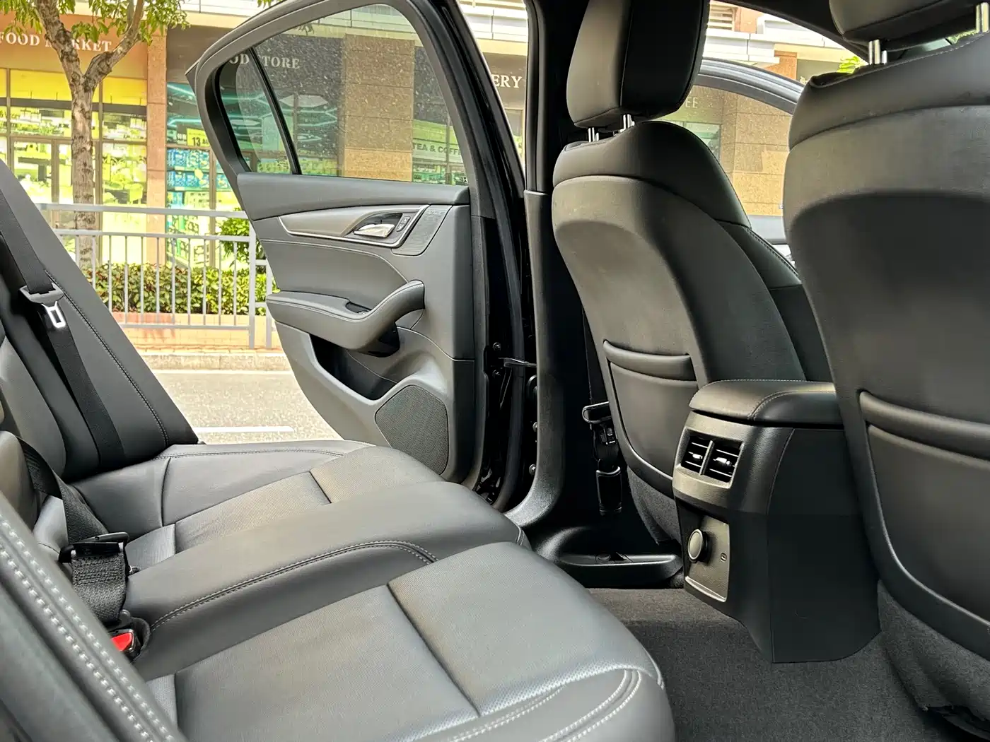 Cadillac CT5 2024 28T Luxury Model Pro фото 32