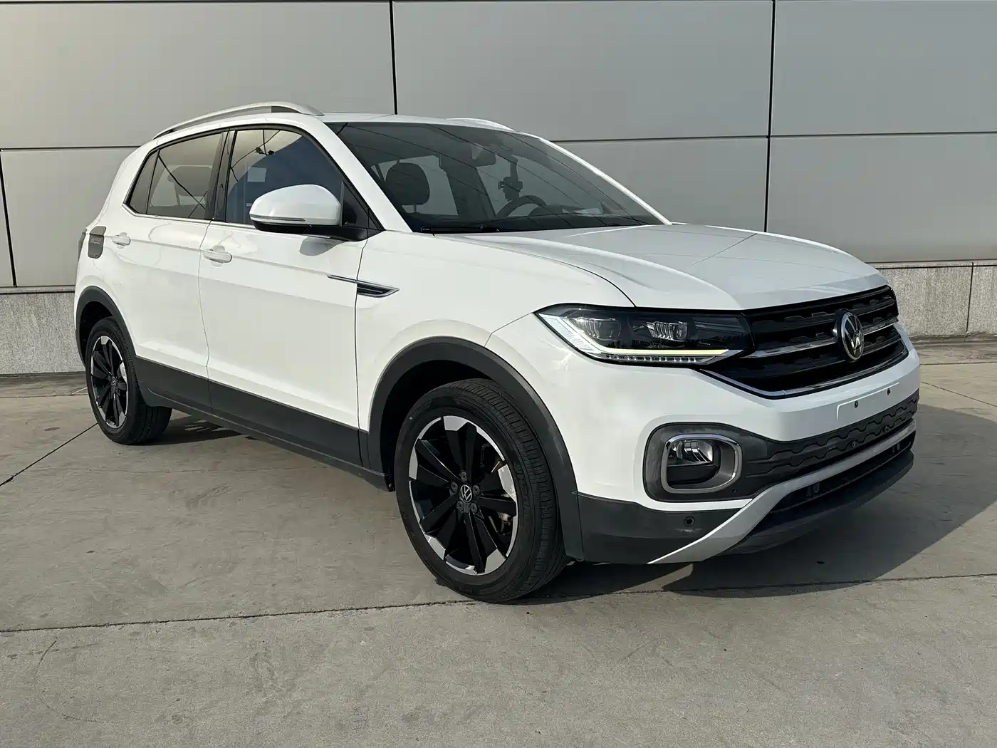 VOLKSWAGEN EXPLORING THE SHADOW