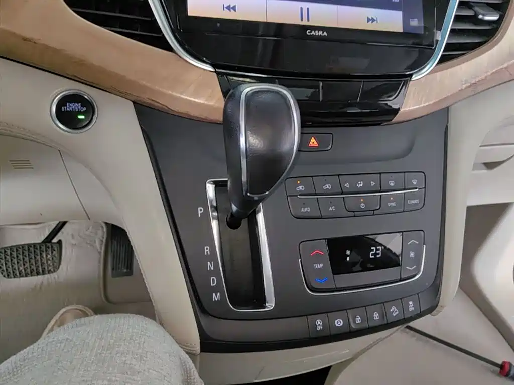 Buick GL8 2017 ES 28T Comfort Type China V фото 14