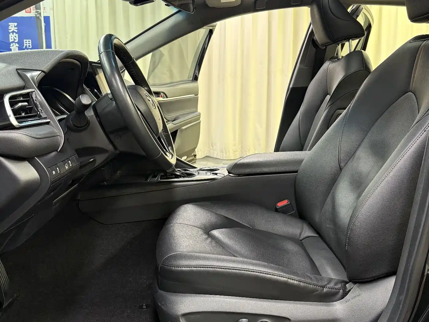 Toyota Camry 2021 Hybrid 2.5HGVP Leading Edition фото 23