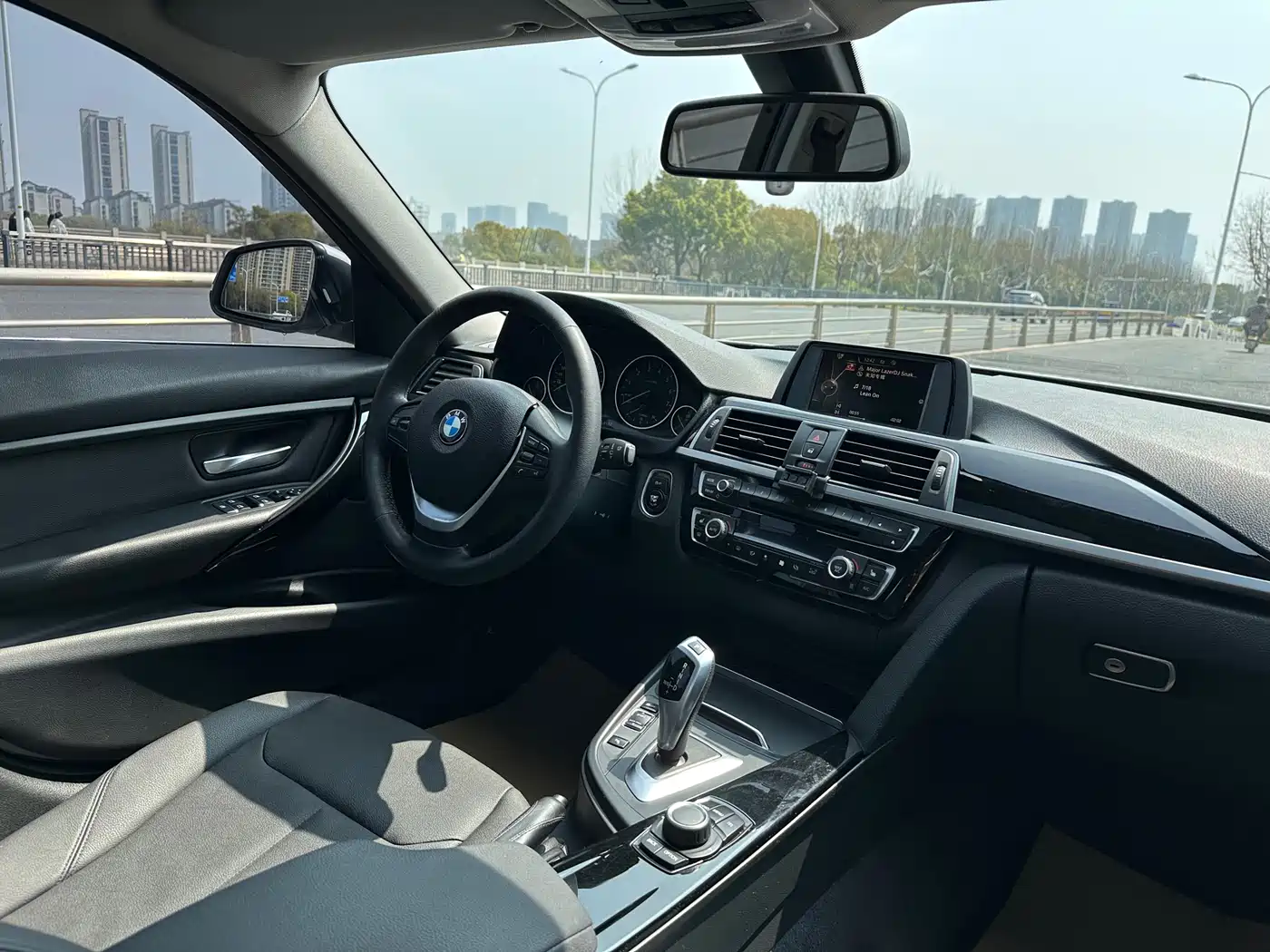 BMW 3 Series 2017 320Li Fashion фото 11