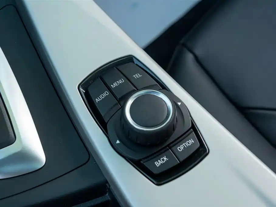 BMW 3 Series 2014 320i Fashion фото 34