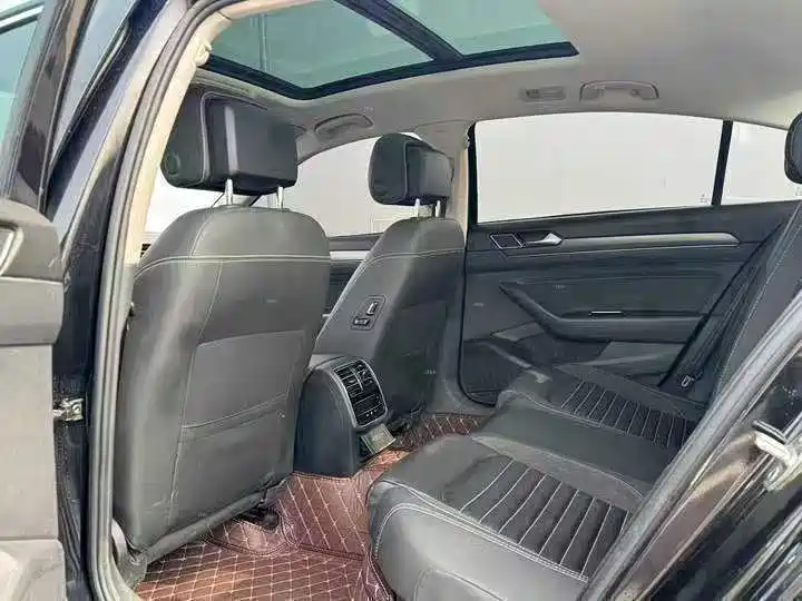 Volkswagen Magotan 2020 330TSI DSG Leading фото 6