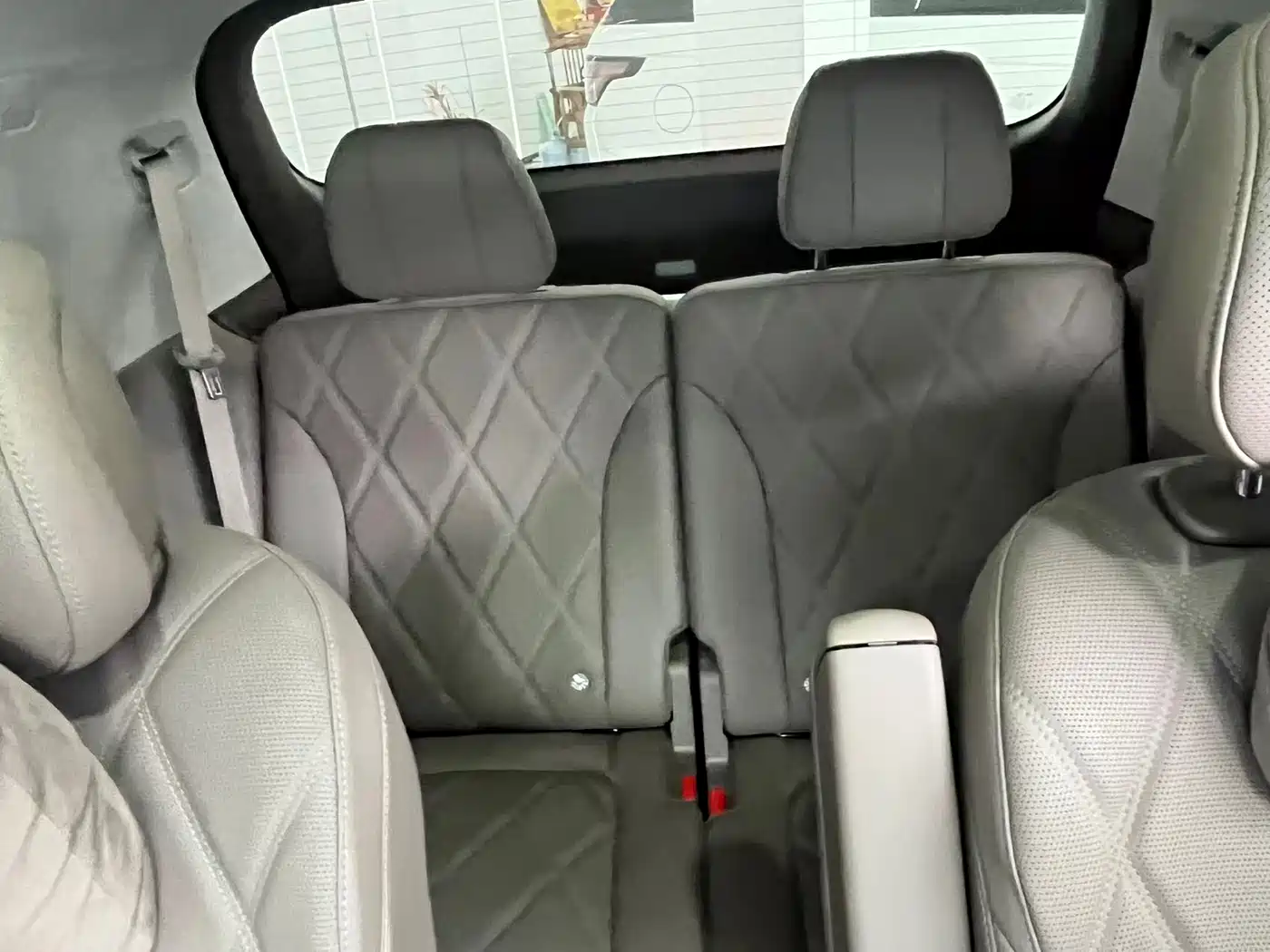 AITO Wenjie AITO M9 2025 Extended Range Ultra 52kWh 6-Seater фото 12