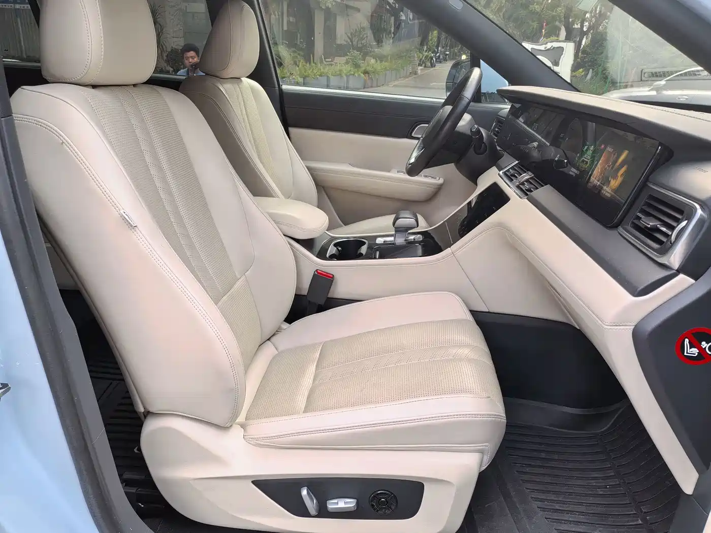 Фото 22 - Li Auto Li ONE