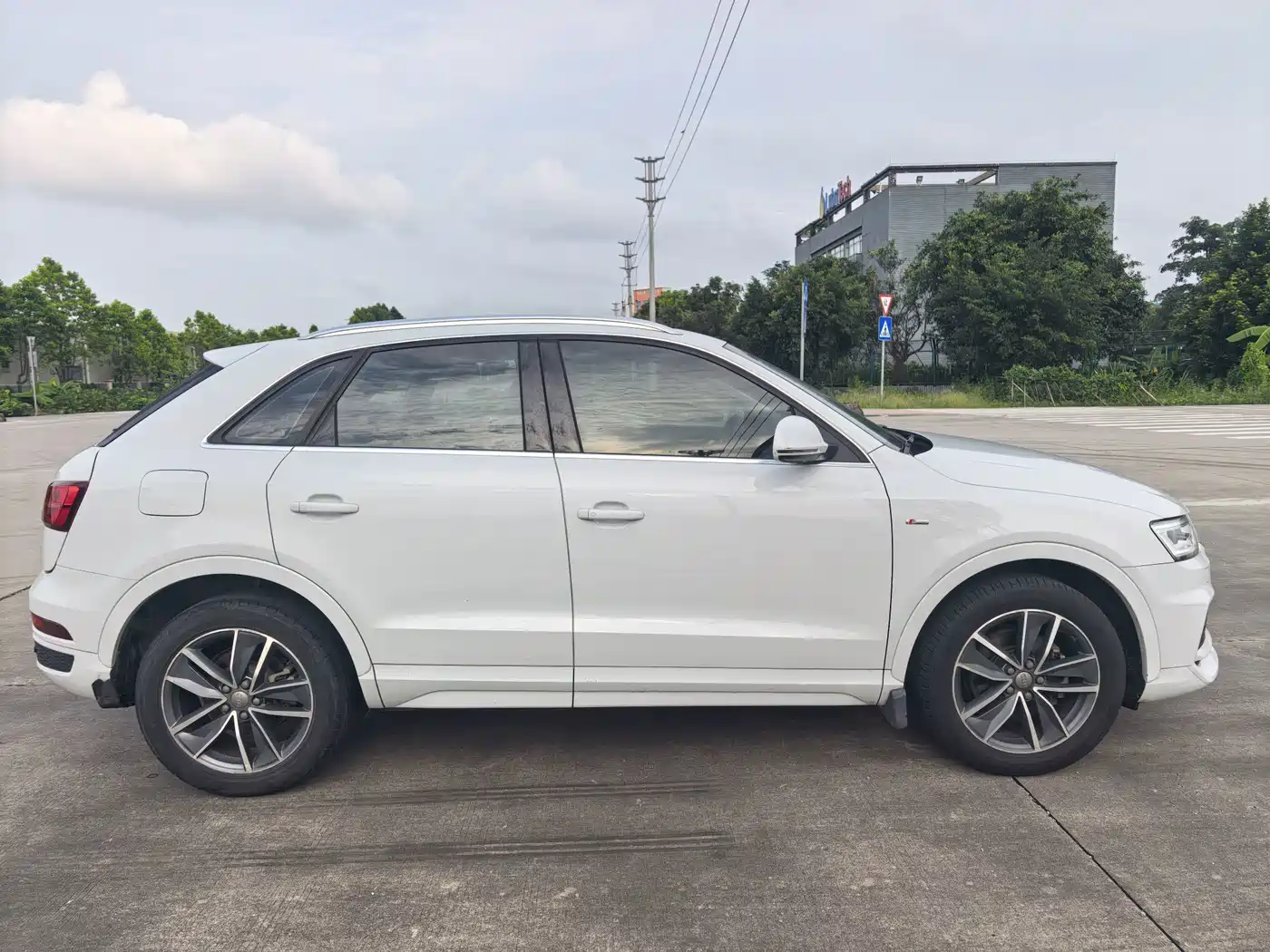 Фото 4 - Audi Q3