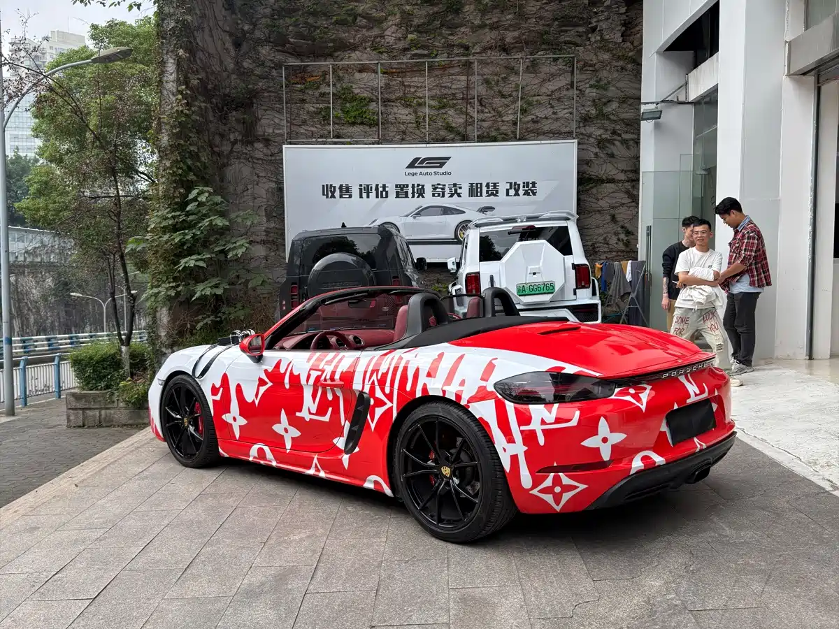 Photo 4 - Porsche 718