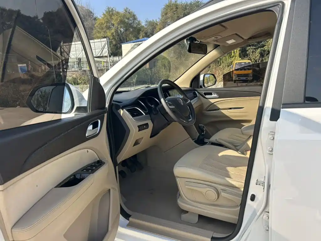 Baojun 730 2019 2016 1.5L Manual Premium 7-Seater (China V)