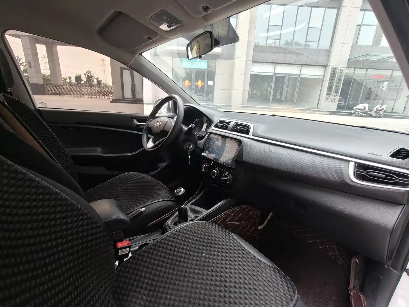 Hyundai Verna 2020 1.4L Manual GLS Colorful Edition фото 7
