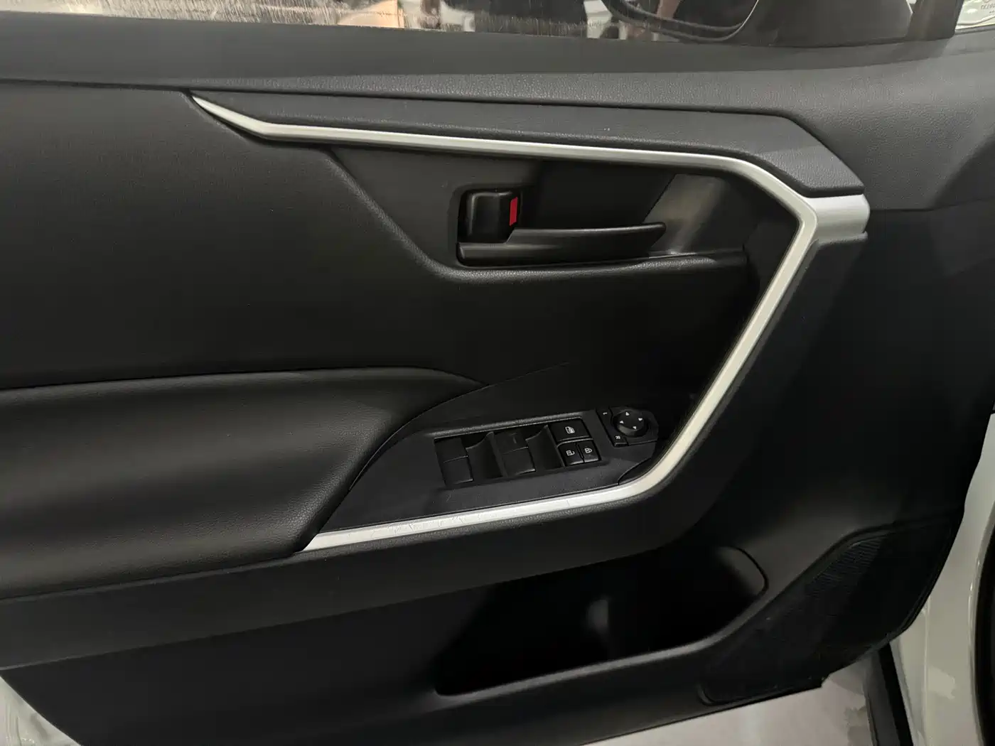 Toyota RAV4 Rongfang 2021 2.0L CVT 2WD Urban фото 6