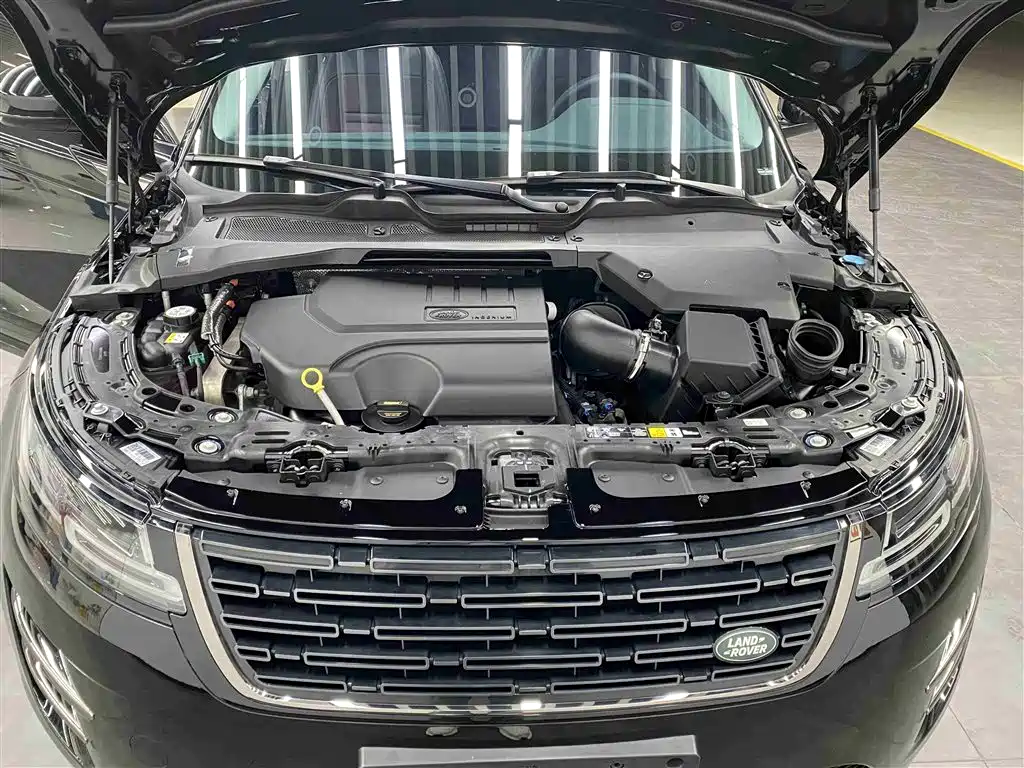 Land Rover Range Rover Evoque 2024 Range Rover Evoque L 249PS Light Master Edition фото 12