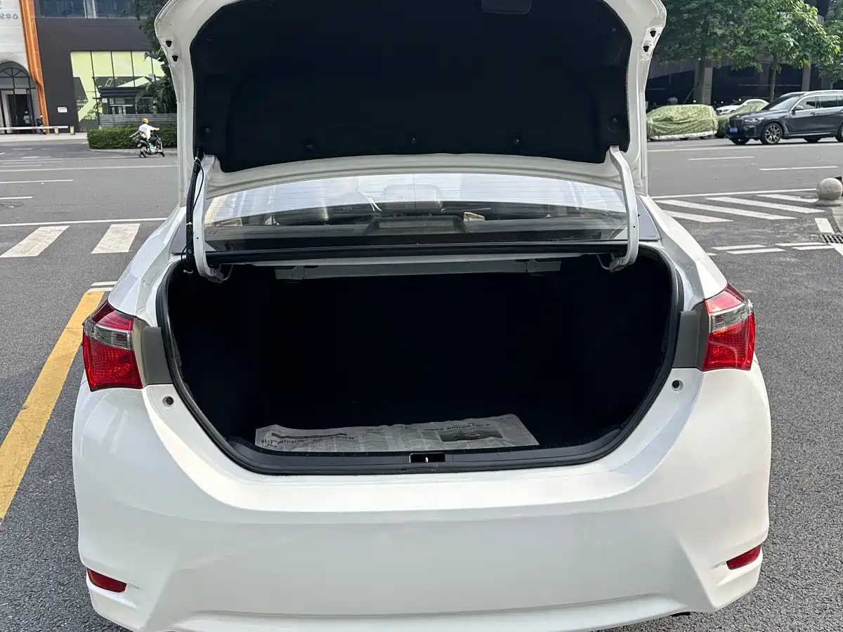 Toyota Corolla 2017 Facelift 1.2T S-CVT GL фото 15