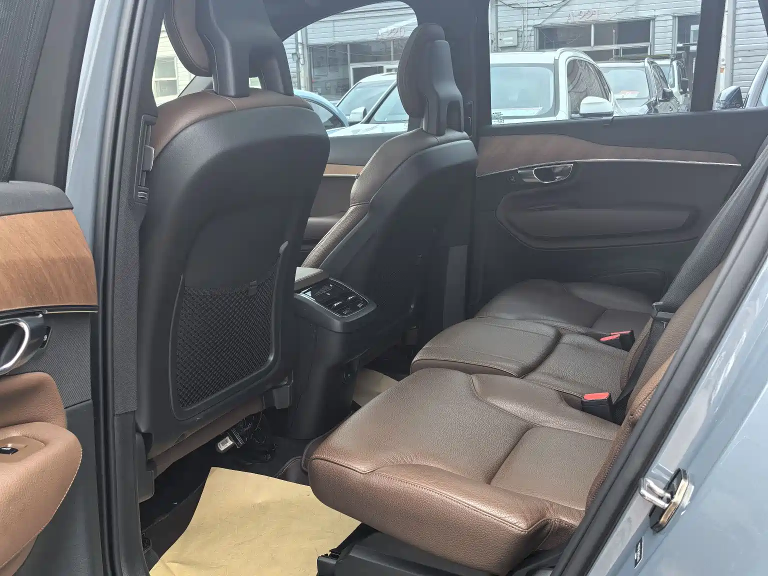 Фото 9 - Volvo XC90