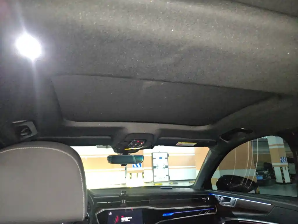 Фото 19 - Audi A6L