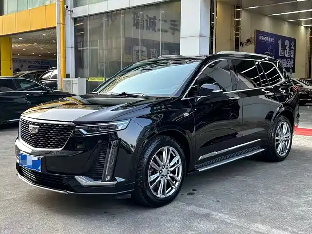 CADILLAC XT6