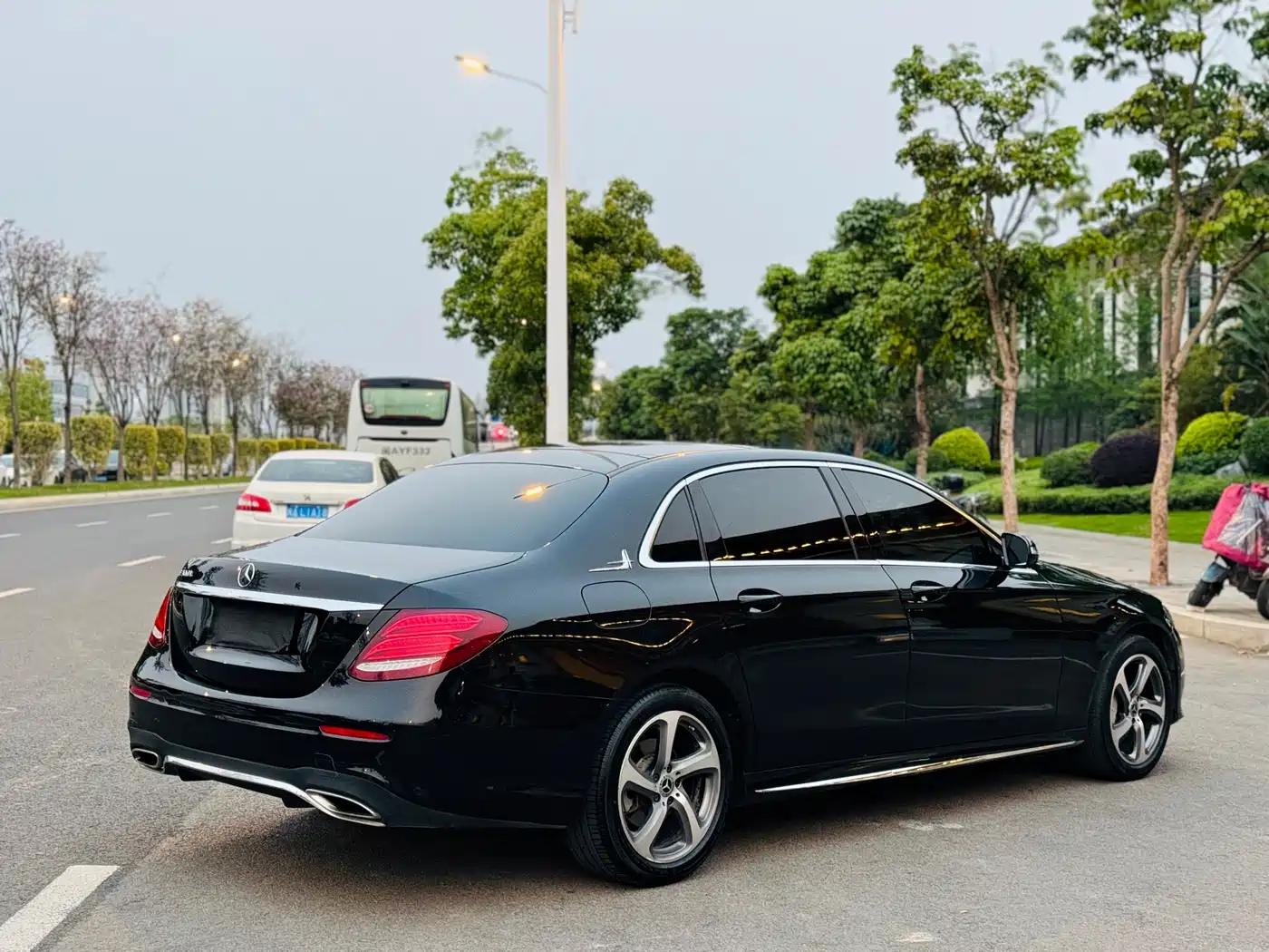 Mercedes-Benz E-Class 2019 Facelift E 300 L Sport Luxury фото 14