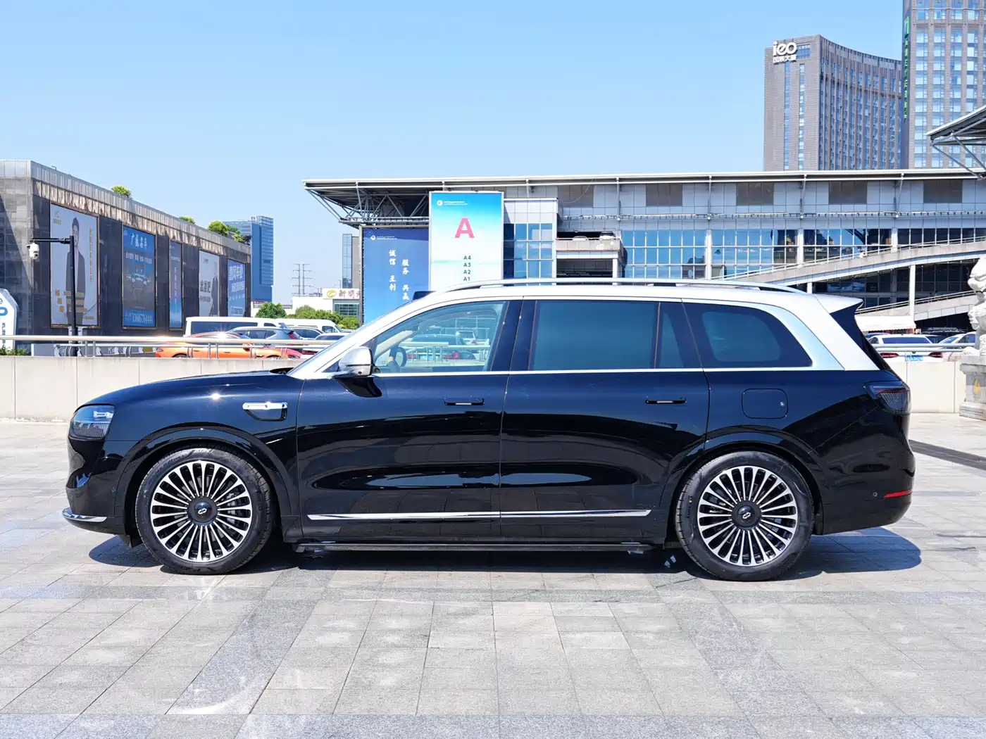 AITO Wenjie AITO M9 2025 Range Extender Max 52kWh 5-Seater фото 3