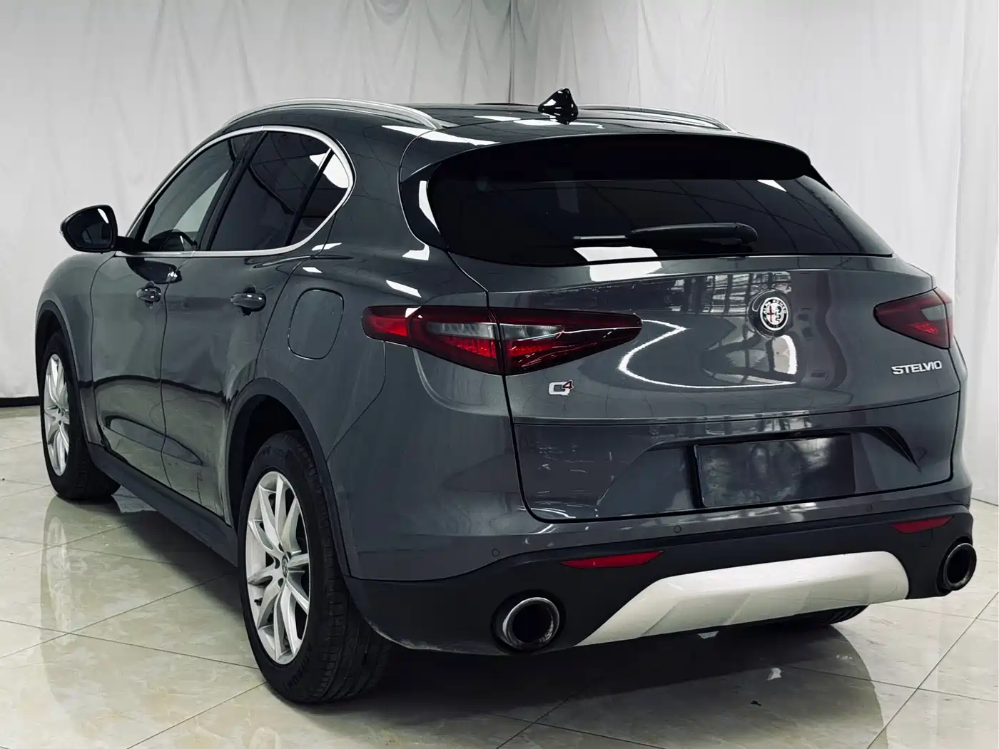 Alfa Romeo Stelvio 2019 2017 2.0T 200HP Luxury Edition