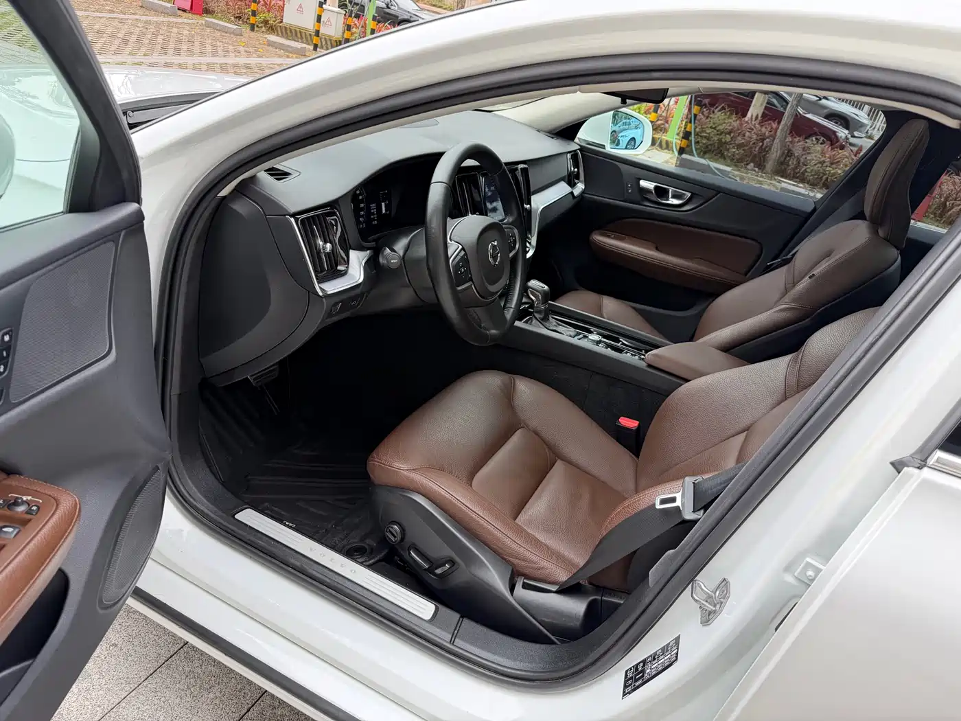 Volvo V60 2020 T4 Momentum Luxury фото 4