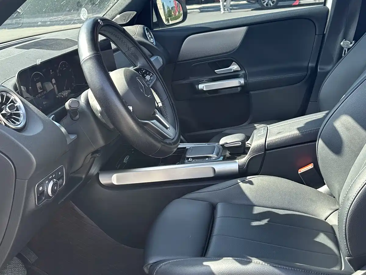 Mercedes-Benz GLB 2023 Facelift GLB 200 Dynamic фото 3
