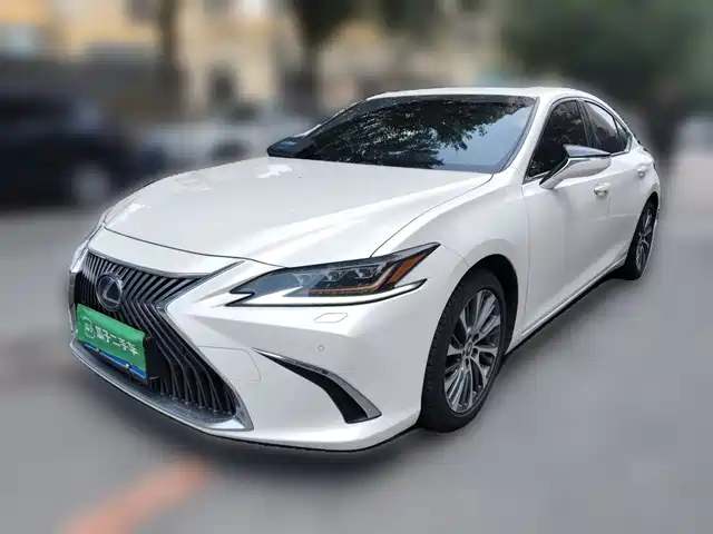 Lexus ES 2019